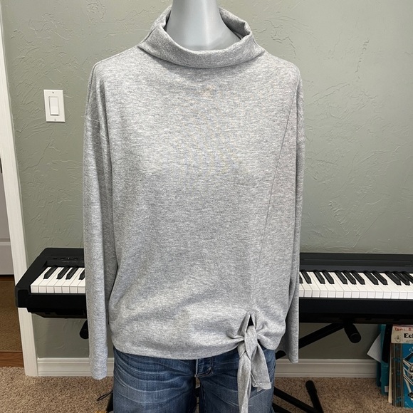 Vera Wang Simply Vera Size Medium Tie Front Gray Sweater Mock Turtleneck Top - Picture 11 of 14